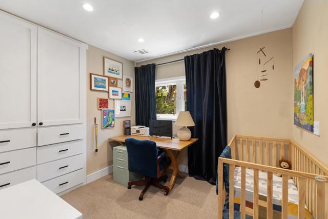 4826 Biona Dr, San Diego CA: https://media.crmls.org/mediaz/0f96db2e-3301-4703-a879-8a48b3189466.jpg