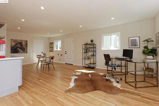 Image 18 of 30 For 2093 Braemar Rd