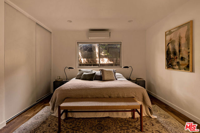 2604 N Beachwood Drive, Los Angeles CA: https://media.crmls.org/mediaz/0f971c44-ec99-4687-935a-047c033764df.jpg