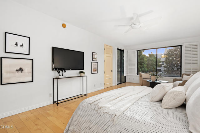 Detail Gallery Image 17 of 37 For 2329 Century Hill, Los Angeles,  CA 90067 - 2 Beds | 2 Baths