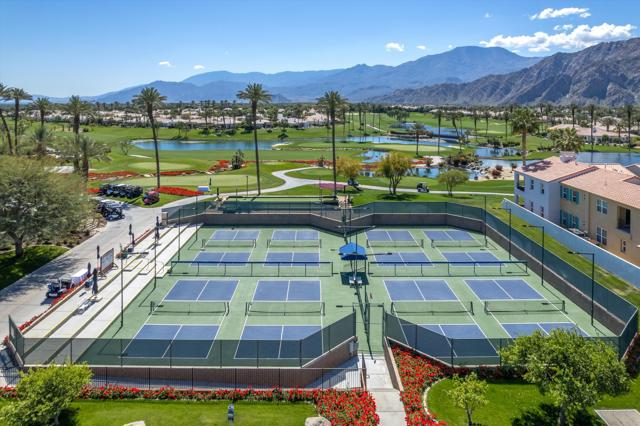 80143 Miramonte Lane, La Quinta CA: https://media.crmls.org/mediaz/0f97ae54-503d-465f-b8ad-a936aa8c5b69.jpg