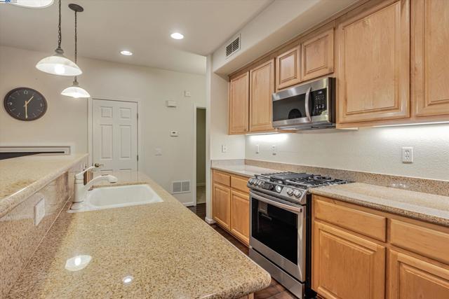 Image 11 of 34 For 4380 Fitzwilliam St