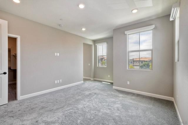 1097 Delpy View Point, Vista CA: https://media.crmls.org/mediaz/0f982e40-04db-41c6-8a36-8972f9c8020d.jpg