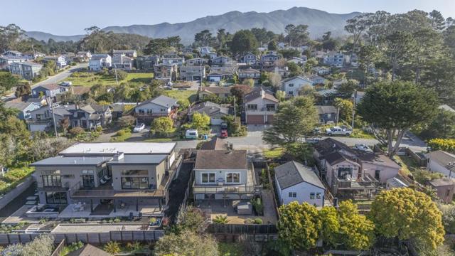 854 Kelmore Street, Moss Beach CA: https://media.crmls.org/mediaz/0f992129-faad-4d23-8139-b95ab6f67d16.jpg