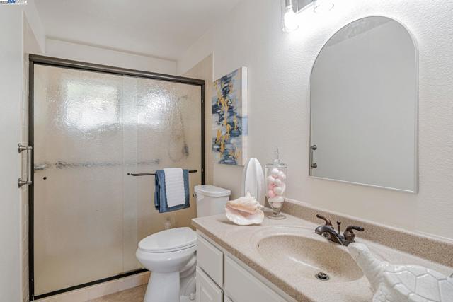 7840 Creekside Dr, Dublin CA: https://media.crmls.org/mediaz/0f9996f4-cd63-431f-91f3-d4901d696932.jpg
