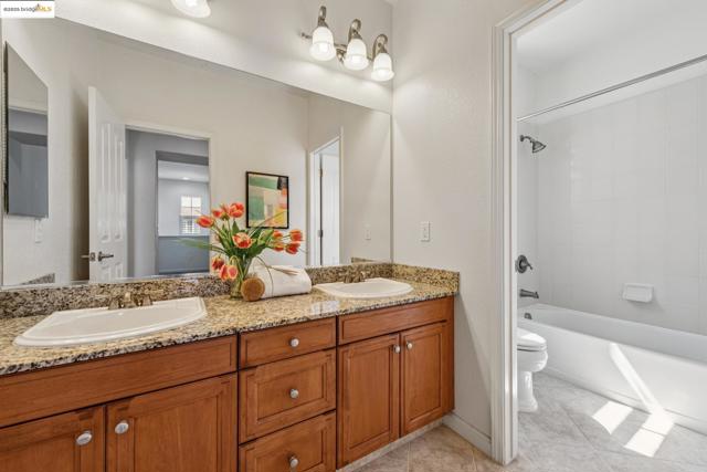 1027 Azuar Drive, Vallejo CA: https://media.crmls.org/mediaz/0f99e269-72cf-4311-86f0-43dca32d4d77.jpg