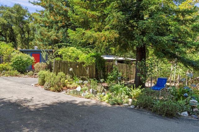 22196 Summit Road, Los Gatos CA: https://media.crmls.org/mediaz/0f9a0ea5-9caa-4459-a0b9-31435a4f50f8.jpg