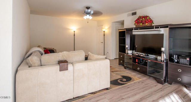 Detail Gallery Image 14 of 59 For 424 Oak St #139,  Glendale,  CA 91204 - 2 Beds | 2 Baths