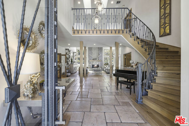 Image 4 of 64 For 26954 Whitehorse Place