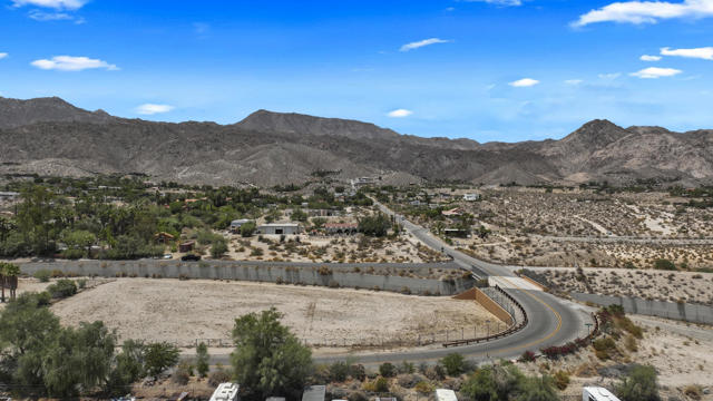 25 Pampas Lane, Palm Desert CA: https://media.crmls.org/mediaz/0f9bdc43-1e69-4371-a897-34d67411f5e1.jpg