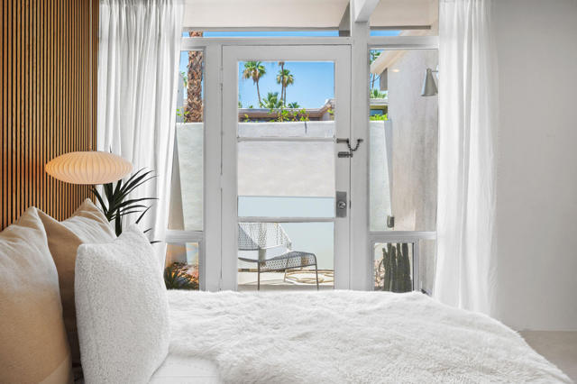 1740 N Via Miraleste, Palm Springs CA: https://media.crmls.org/mediaz/0f9c0b99-f8d3-4200-a459-80ab706325e6.jpg