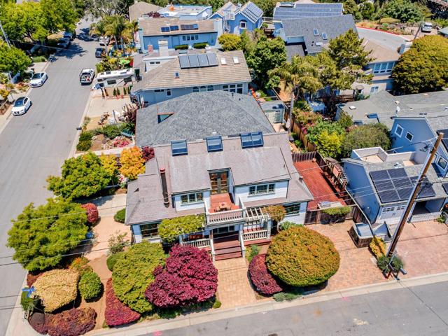 5005 Emerald Street, Capitola CA: https://media.crmls.org/mediaz/0f9c1994-d0bf-4fd3-a695-bd41a3cb3497.jpg