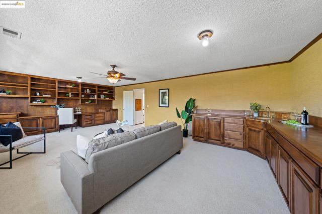Image 45 of 60 For 921 Rock Canyon Cir
