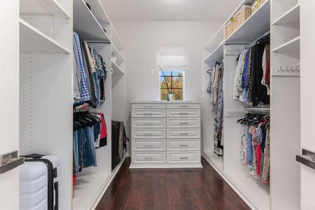 2209 Eucalyptus Ave, Escondido CA: https://media.crmls.org/mediaz/0f9ca460-35a7-47eb-8ce9-2a4ede77978e.jpg