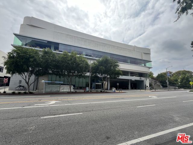WeHo Library - 2 Blocks