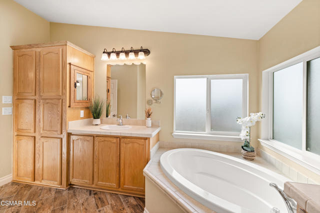 1202 Loma Drive, Ojai CA: https://media.crmls.org/mediaz/0f9ddabd-5167-45ba-9711-dcaafada6373.jpg