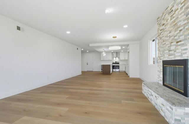 421 Locdel Court, Chula Vista CA: https://media.crmls.org/mediaz/0f9ed068-3be0-4962-902f-145e8dd07fbb.jpg