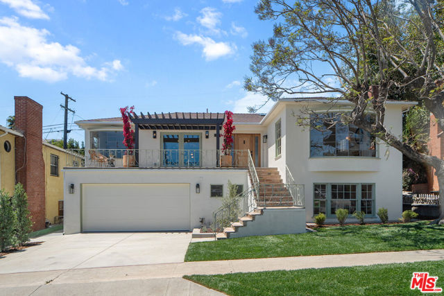 5215 Parkglen Avenue, Los Angeles CA: https://media.crmls.org/mediaz/0f9f0bd9-e12f-4b14-8d31-405a8363a837.jpg