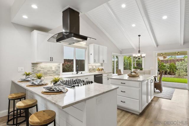 8924 La Cintura Ct, San Diego CA: https://media.crmls.org/mediaz/0f9f5193-4abc-4dce-bd9b-7fdc452e5dbb.jpg