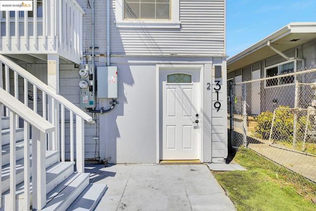 319 S 37Th St, Richmond CA: https://media.crmls.org/mediaz/0f9f5a5e-18ad-4285-bf95-abdf4e481e88.jpg