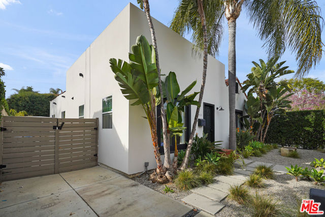 927 N Vista Street, Los Angeles CA: https://media.crmls.org/mediaz/0fa19282-00a4-4b1d-84f0-16248b7c46d7.jpg