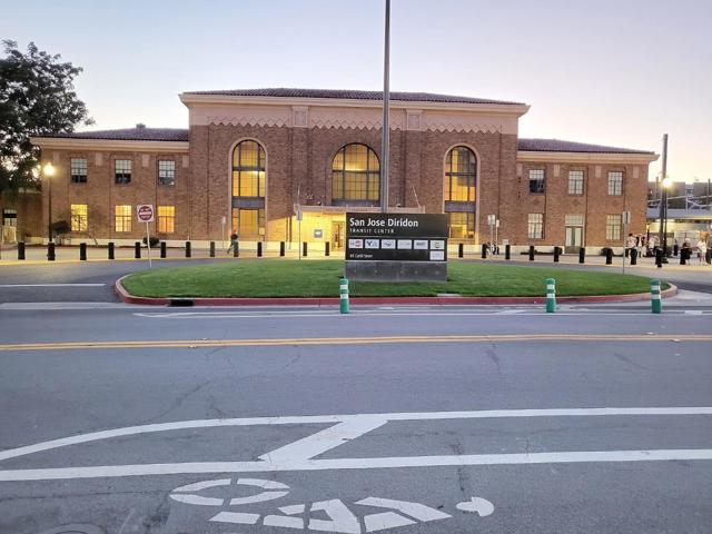 925 The Alameda, San Jose CA: https://media.crmls.org/mediaz/0fa1eadf-bb9e-42e1-9738-3140af194cc2.jpg