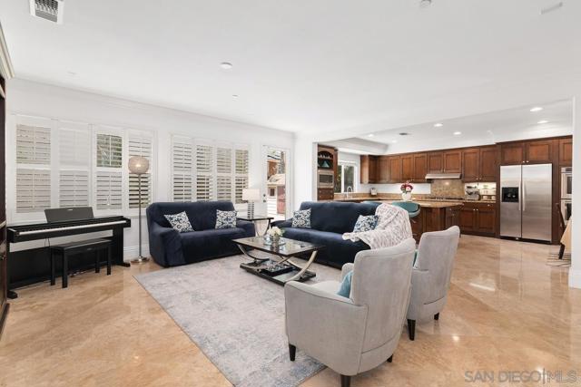 10237 Paseo De Linda, San Diego CA: https://media.crmls.org/mediaz/0fa1ef52-cf11-4053-9bff-30b947547a30.jpg
