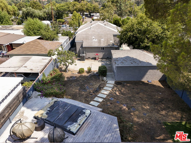319 Chestnut Avenue, Los Angeles CA: https://media.crmls.org/mediaz/0fa1f4e6-7b97-41b3-be91-9df8d7e450ba.jpg