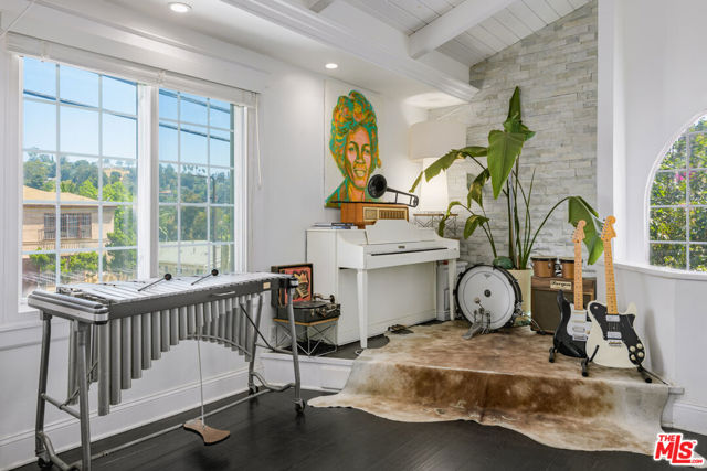 2225 N Cahuenga Boulevard, Los Angeles CA: https://media.crmls.org/mediaz/0fa25c3f-5627-467b-a178-42c0634ae76e.jpg