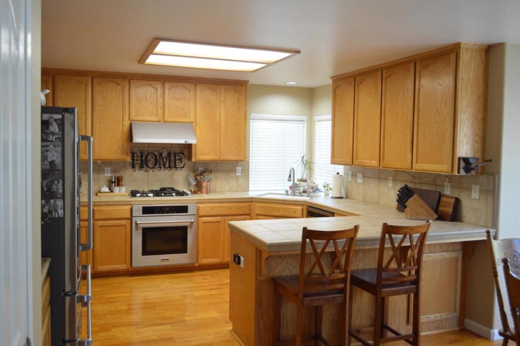 https://media.crmls.org/mediaz/0fa2f201-b112-411a-86fc-4a360d273976.jpg?preset=X-Large
