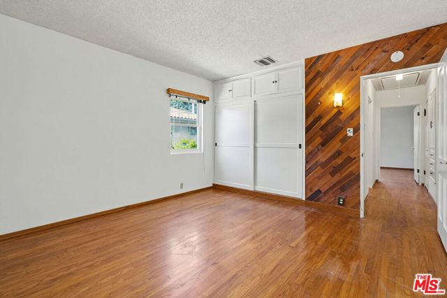 1314 Palms Boulevard, Venice CA: https://media.crmls.org/mediaz/0fa48401-2dc1-4483-916e-a31e8a7eb770.jpg
