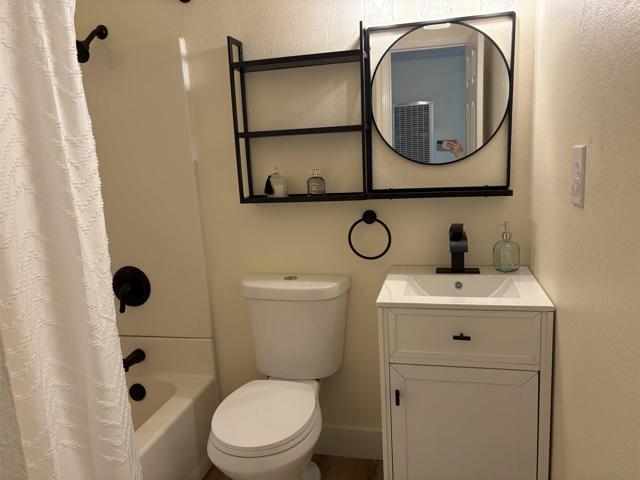 Image 18 of 35 For 4965 Ocean View Blvd