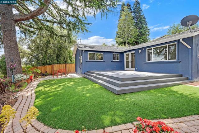 1952 Montclair Court, Walnut Creek CA: https://media.crmls.org/mediaz/0fa52d22-d0f2-42d1-bd81-4c566e0430bd.jpg