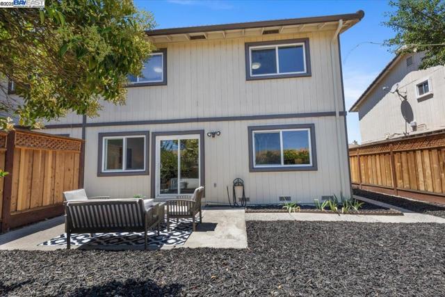 8351 Mulberry Pl, Dublin CA: https://media.crmls.org/mediaz/0fa55d5d-f816-407f-8332-e837a19a7afb.jpg