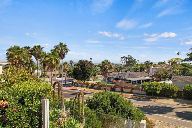 5021 Foothill Blvd, San Diego CA: https://media.crmls.org/mediaz/0fa57ea1-09cf-4dff-8891-981b5e344e3d.jpg