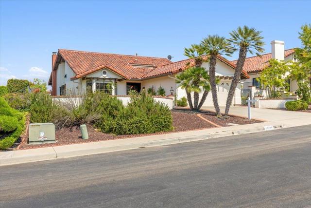 16263 Via Embeleso, San Diego CA: https://media.crmls.org/mediaz/0fa5ec8b-2fe1-4eda-99c3-90125ac38fed.jpg