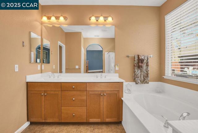 9956 Pyramid, Discovery Bay CA: https://media.crmls.org/mediaz/0fa69b37-4e21-4c0c-b710-d8684a40e2ad.jpg