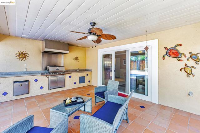 212 Matsqui Rd, Antioch CA: https://media.crmls.org/mediaz/0fa6ce34-b93b-400e-8bbb-ff28aaaddde5.jpg