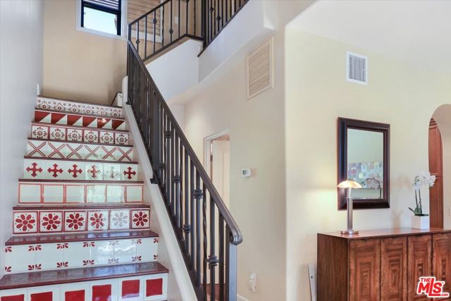 208 Villorrio Drive, Palm Springs CA: https://media.crmls.org/mediaz/0fa73093-a5ef-4c3c-8095-4fdf8a3ef75c.jpg