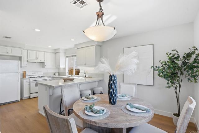 Detail Gallery Image 8 of 63 For 484 Vista San Lucas, San Diego,  CA 92154 - 3 Beds | 3 Baths