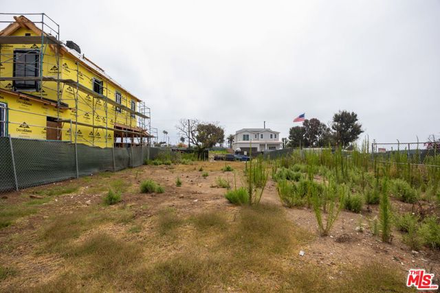 335 Beirut Avenue photo 4