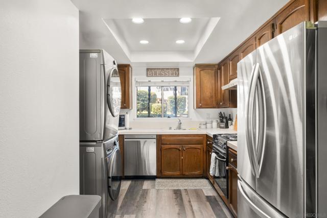 17071 Bernardo Center Drive, San Diego CA: https://media.crmls.org/mediaz/0fa95f55-ee5b-482b-bf2c-3e701a73078f.jpg