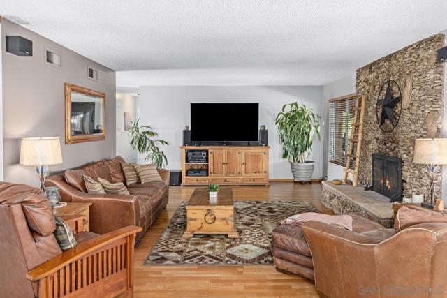 11249 Valle Vista Rd, Lakeside CA: https://media.crmls.org/mediaz/0faa232b-53da-4e63-8afb-6e31f2badb1c.jpg