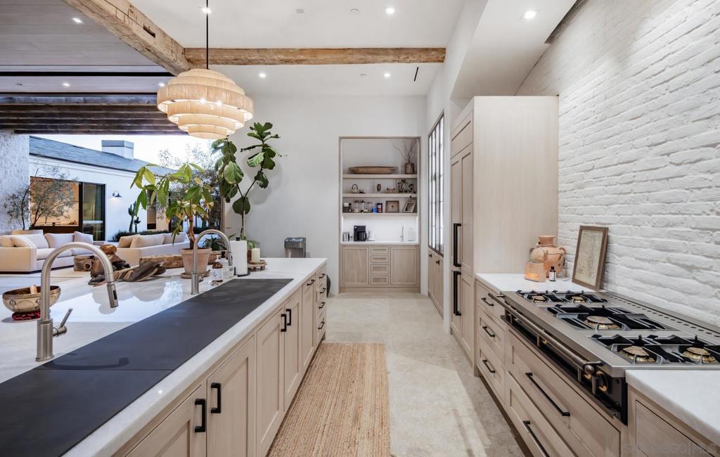 MLS #260007132SD image #9