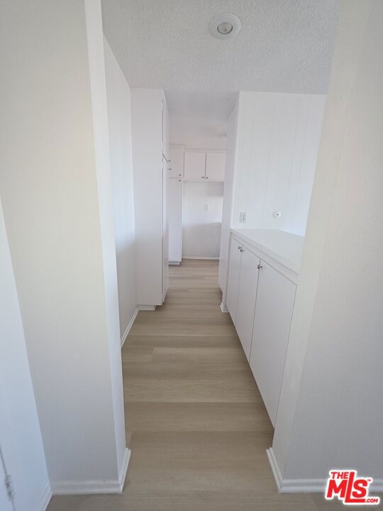 6000 Canterbury Drive, Culver City CA: https://media.crmls.org/mediaz/0faab9ec-20d0-4190-b1c8-e52809883365.jpg