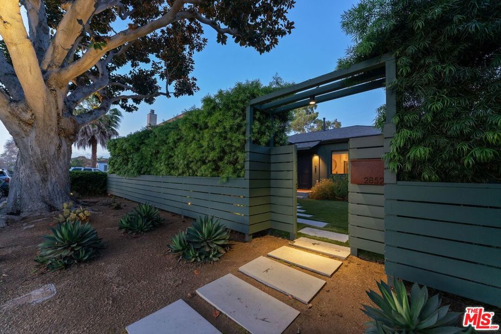 2852 Burkshire Avenue