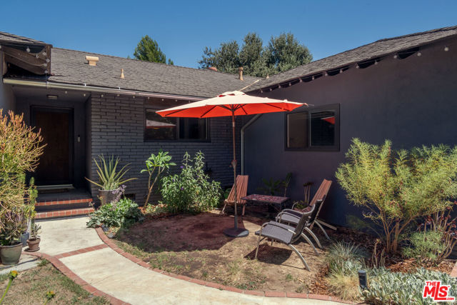 25166 Wheeler Road, Newhall CA: https://media.crmls.org/mediaz/0fab5e87-a9db-43ec-af88-70d55f96c5da.jpg