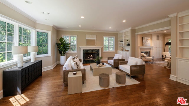 5404 Topeka Drive, Tarzana CA: https://media.crmls.org/mediaz/0fabdbb0-46f2-4751-afc5-6ab1f032db58.jpg