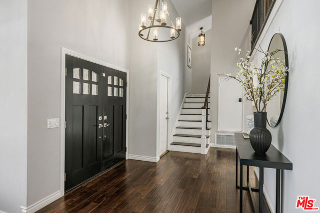 6652 Buttonwood Avenue, Oak Park CA: https://media.crmls.org/mediaz/0fac2ada-ce58-4e46-9e04-764cc625b3b1.jpg