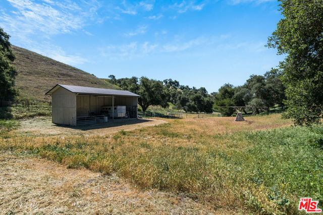 3349 Long Valley Road, Santa Ynez CA: https://media.crmls.org/mediaz/0fac3eb2-9132-4543-a127-ebcff92d51ca.jpg